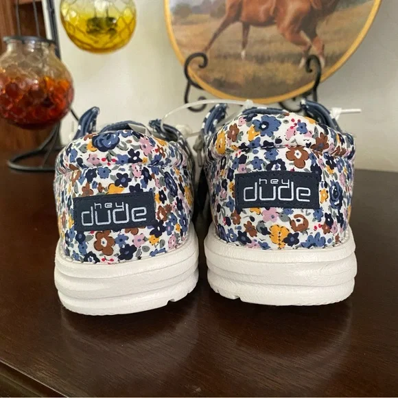 NWT Hey Dude Wendy Funk Navy Flora Dot Shoes Women’s 11 Comfort Casual Everyday - Picture 5 of 6